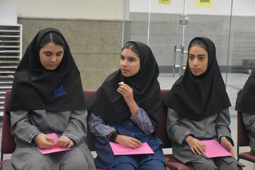 بازدید مشاور معاون رئیس‌جمهور در امور زنان و خانواده از کتابخانه الفبا شهر شیراز