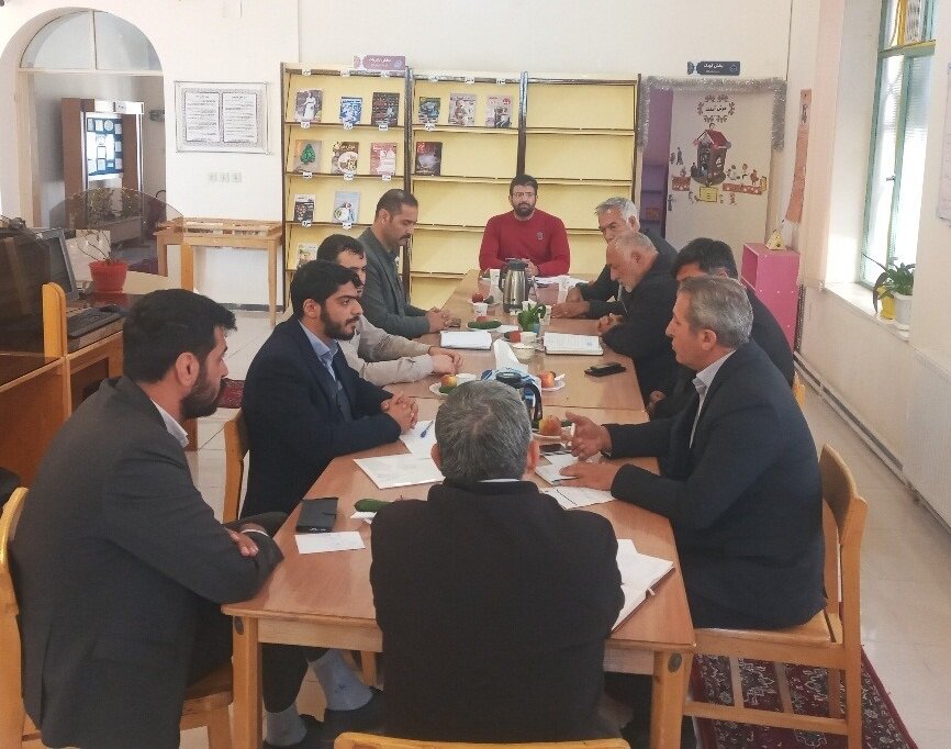 دومین جلسه انجمن کتابخانههای عمومی بخش انزل شهرستان ارومیه برگزار شد