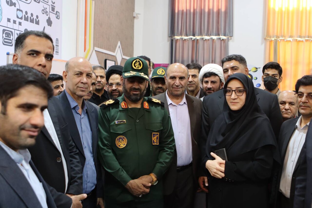 بازدید فرمانده سپاه استان لرستان از نمایشگاه تایپوگرافی «ایران»