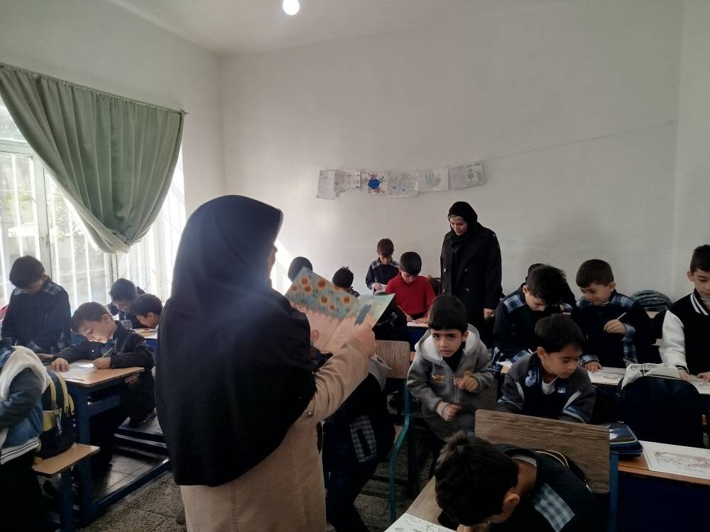 «قاصدان کتاب» کتابخانه‌های عمومی ارومیه، راهی مناطق دور از کتابخانه شدند