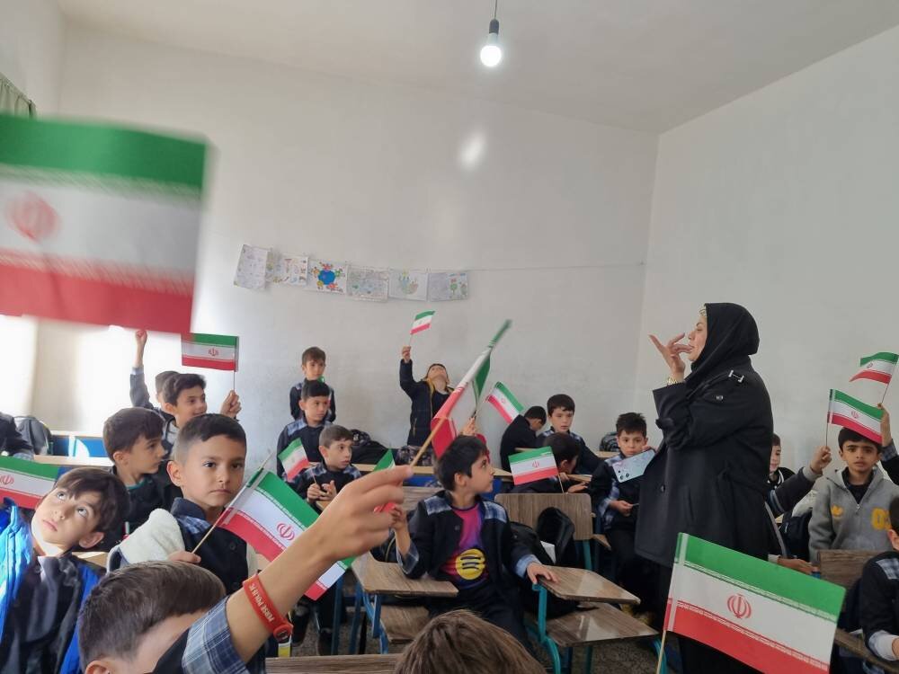 «قاصدان کتاب» کتابخانه‌های عمومی ارومیه، راهی مناطق دور از کتابخانه شدند