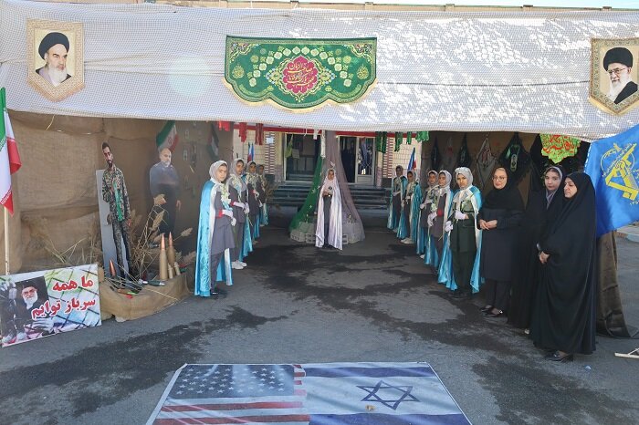 آیین اختتامیه جشنواره استانی شعر «واژه‌واژه مقاومت» در سلماس برگزار شد