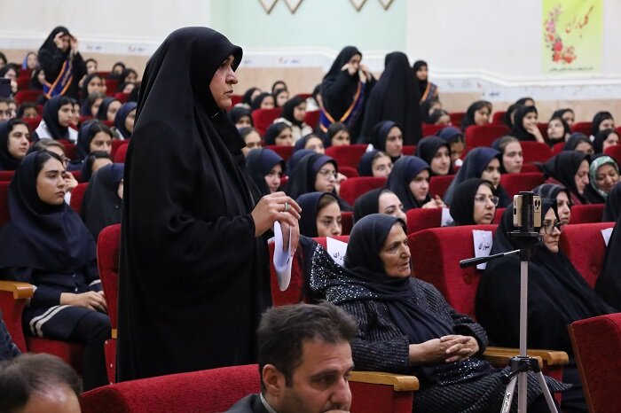 آیین اختتامیه جشنواره استانی شعر «واژه‌واژه مقاومت» در سلماس برگزار شد