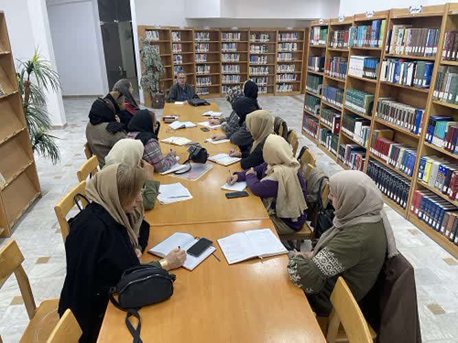 کتابداران استان مرکزی به استقبال هفته کتاب رفتند