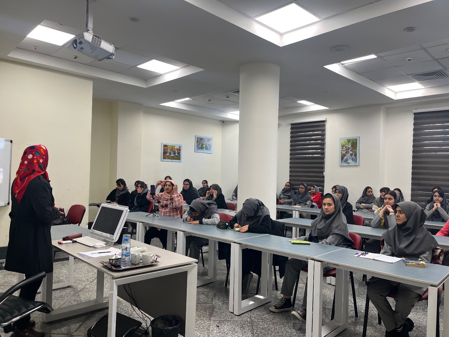 تلاشی برای تقویت عزت نفس در نوجوانان