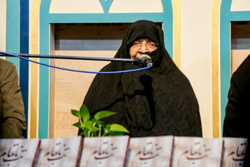 مادر شهید حسین دخانچی شهلا منزوی