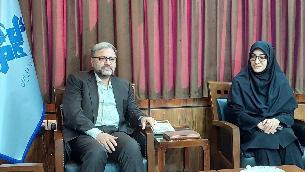 سرپرست ادارهکل کتابخانههای عمومی استان با مدیرکل صدا و سیمای مرکز لرستان دیدار کرد