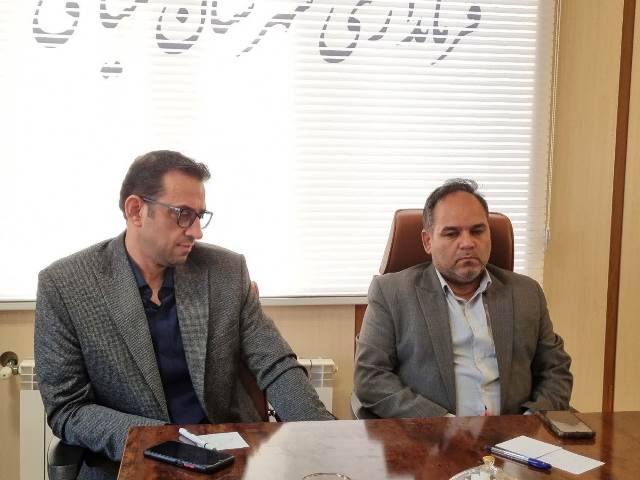 اهدای یک دستگاه مینی‌بوس از سوی فرمانداری برای راه‌اندازی اولین کتابخانه سیار در میامی