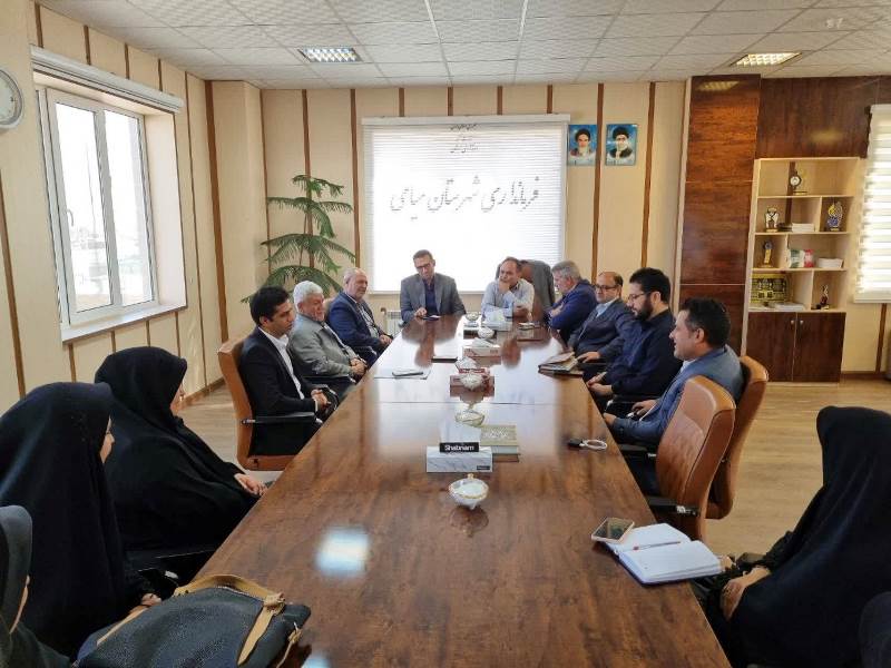 اهدای یک دستگاه مینی‌بوس از سوی فرمانداری برای راه‌اندازی اولین کتابخانه سیار در میامی