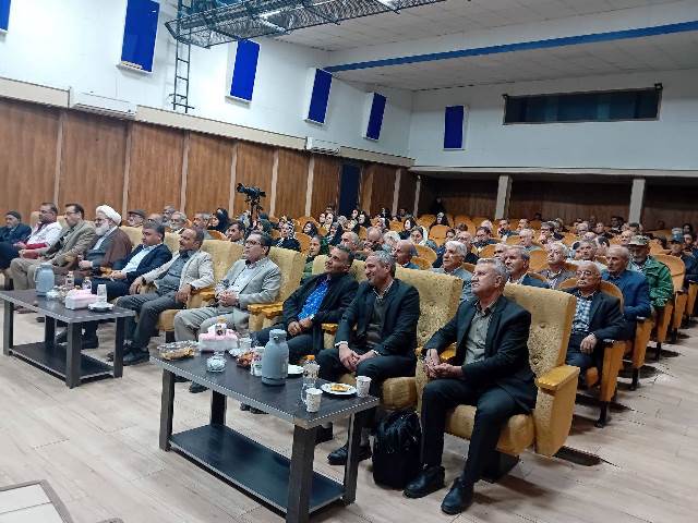 آیین رونمایی از کتاب «در هوای مهرگان» در آرادان برگزار شد