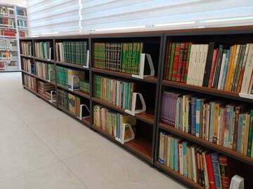 اهدای ۵۰۰ نسخه کتاب از سوی نماینده ولی فقیه در استان گیلان به بزرگترین کتابخانه شمال کشور