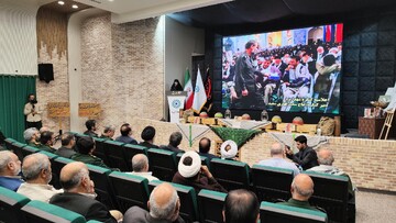 آیین رونمایی از کتاب «همسفر آتش و برف» نوشته فرهاد خضری در یزد برگزار شد