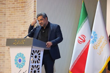 آیین رونمایی از کتاب «همسفر آتش و برف» نوشته فرهاد خضری در یزد برگزار شد