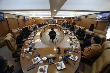 نشست معرفی و بررسی کتاب «تب ناتمام» در کتابخانه مرکزی پارک شهر