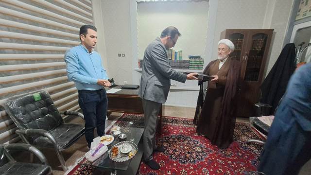 مدیرکل کتابخانههای عمومی سمنان با امامجمعه موقت شاهرود دیدار کرد