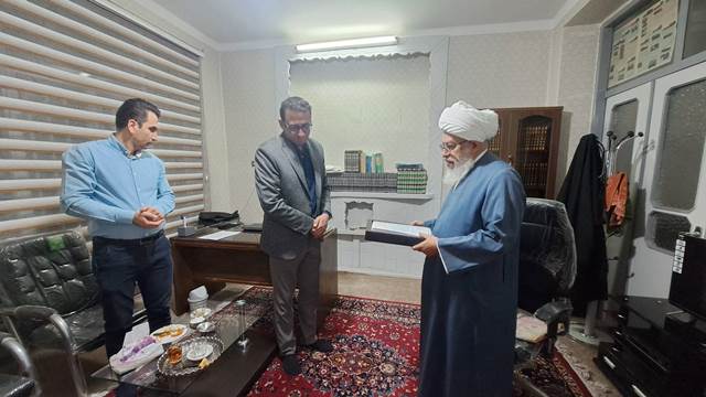 مدیرکل کتابخانههای عمومی سمنان با امامجمعه موقت شاهرود دیدار کرد