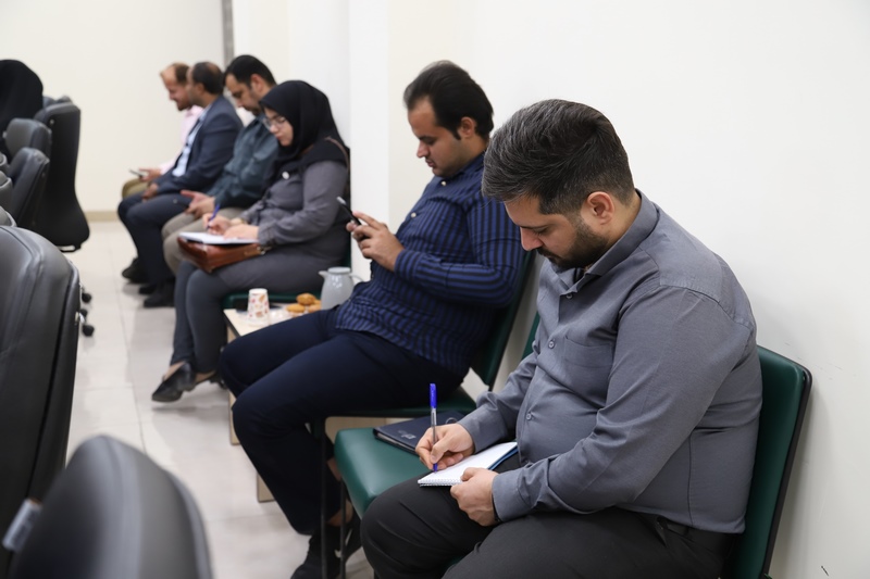 بوشهر بالاتر از میانگین کشوری در شاخصهای کتابخانهای / اجرای ۵۲۸ برنامه به مناسبت هفته کتاب در استان