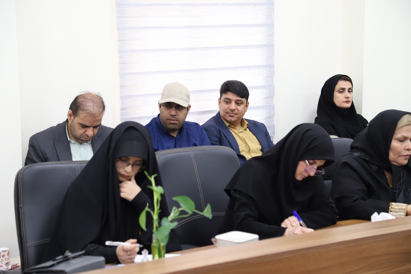 بوشهر بالاتر از میانگین کشوری در شاخصهای کتابخانهای / اجرای ۵۲۸ برنامه به مناسبت هفته کتاب در استان