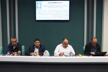 نشست خبری مدیرکل کتابخانه‌های عمومی استان یزد به مناسبت روز کتاب، کتابخوانی و کتابدار