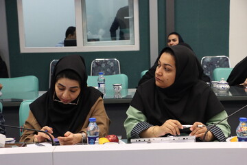 نشست خبری مدیرکل کتابخانه‌های عمومی استان یزد به مناسبت روز کتاب، کتابخوانی و کتابدار