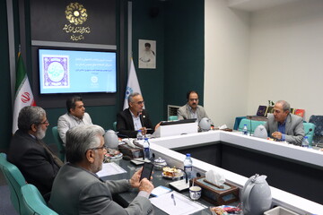 نشست خبری مدیرکل کتابخانه‌های عمومی استان یزد به مناسبت روز کتاب، کتابخوانی و کتابدار