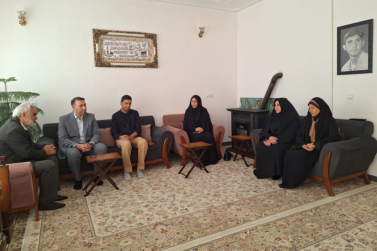 دیدار با خانواده شهید سروری