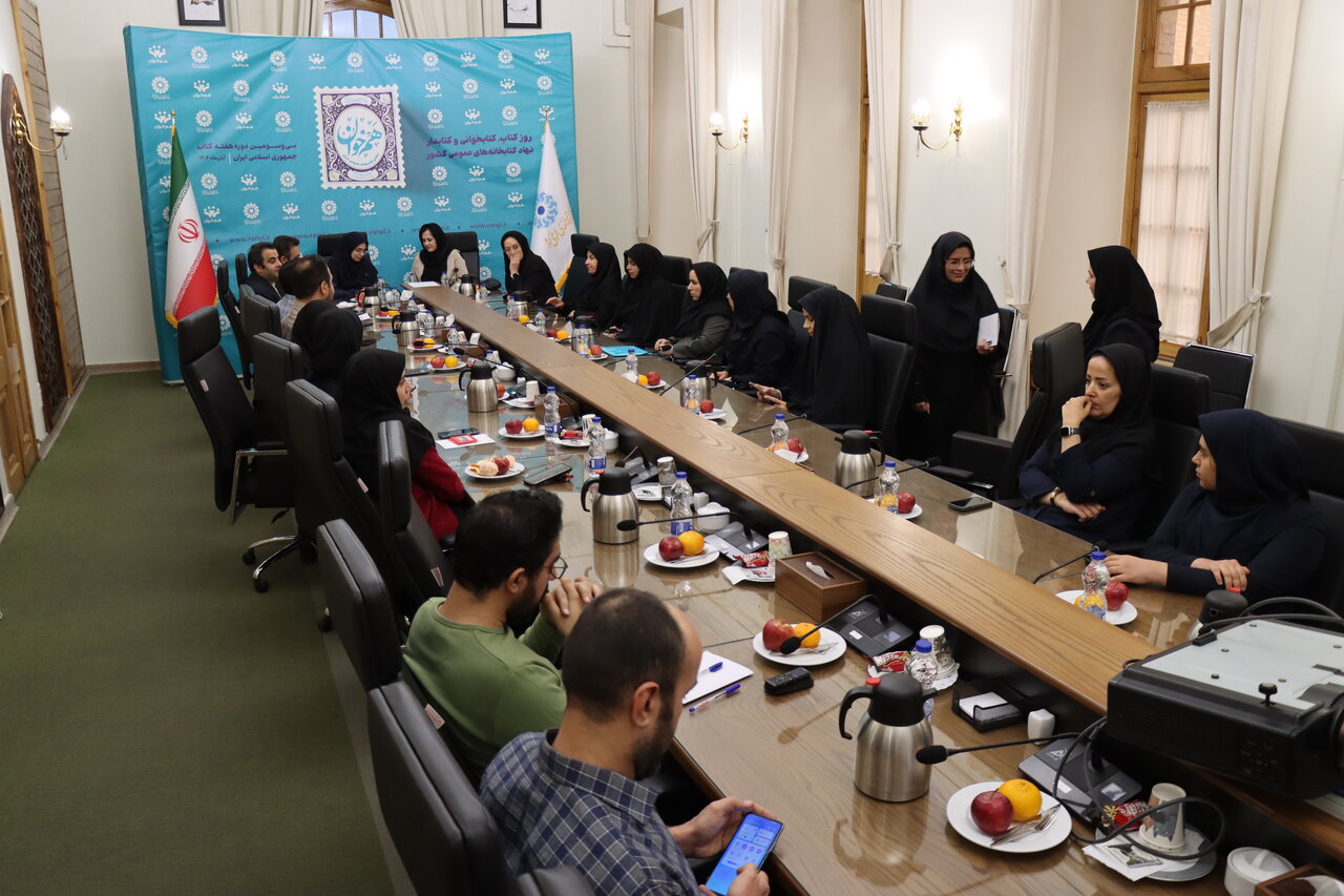 کتابخانهها کودکان و نوجوانان را به سفیرانی تبدیل کنند تا کتاب را به درون خانوادهها ببرند