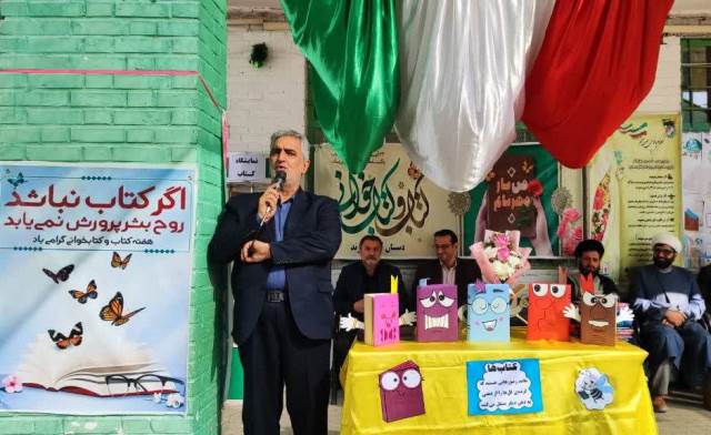 کلنگ احداث کتابخانه گرمسار در هفته کتاب و کتاب‌خوانی به زمین خواهد خورد