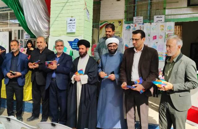 کلنگ احداث کتابخانه گرمسار در هفته کتاب و کتاب‌خوانی به زمین خواهد خورد