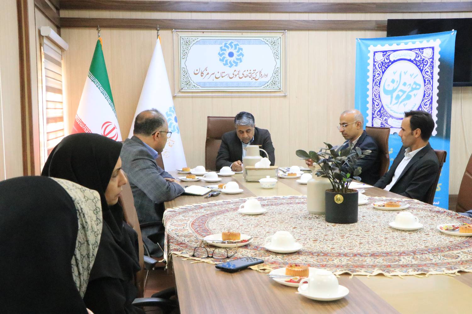 جلسه هم‌اندیشی دستگاه‌های فرهنگی برای ترویج کتابخوانی در هرمزگان برگزار شد