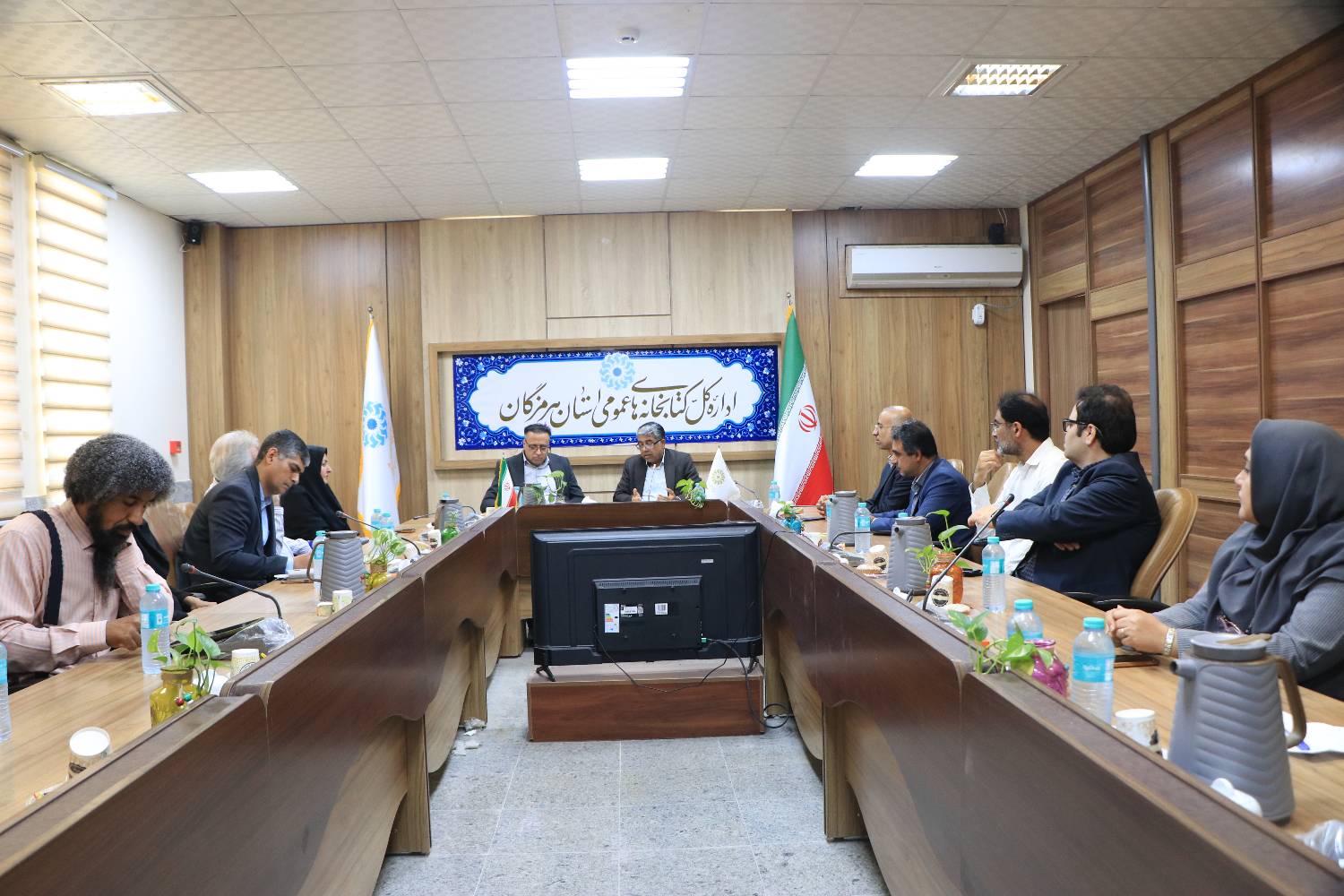 پیوند «کار و کتاب» در هرمزگان؛ تفاهمنامه همکاری ادارهکل کتابخانههای عمومی و ادارهکل تعاون امضا شد