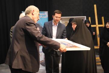 نشست معرفی و بررسی کتاب «همسفر آتش و برف» در آذربایجان‌غربی