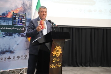 نشست معرفی و بررسی کتاب «همسفر آتش و برف» در آذربایجان‌غربی