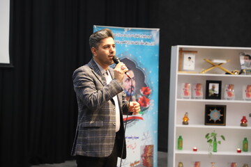 نشست معرفی و بررسی کتاب «همسفر آتش و برف» در آذربایجان‌غربی