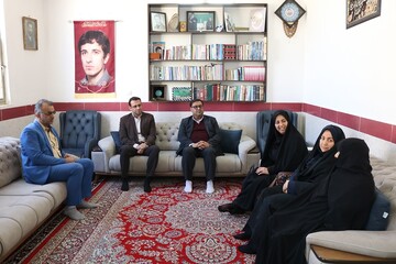 دیدار با خانواده شهید