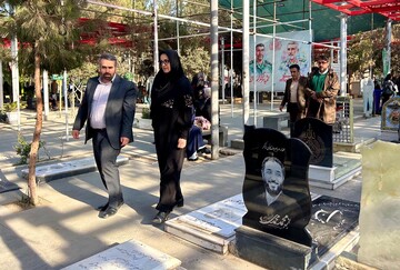 حضور دبیرکل نهاد در مزار شهدای جنگ دوازده روزه