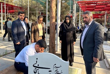 حضور دبیرکل نهاد در مزار شهدای جنگ دوازده روزه