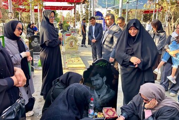 حضور دبیرکل نهاد در مزار شهدای جنگ دوازده روزه