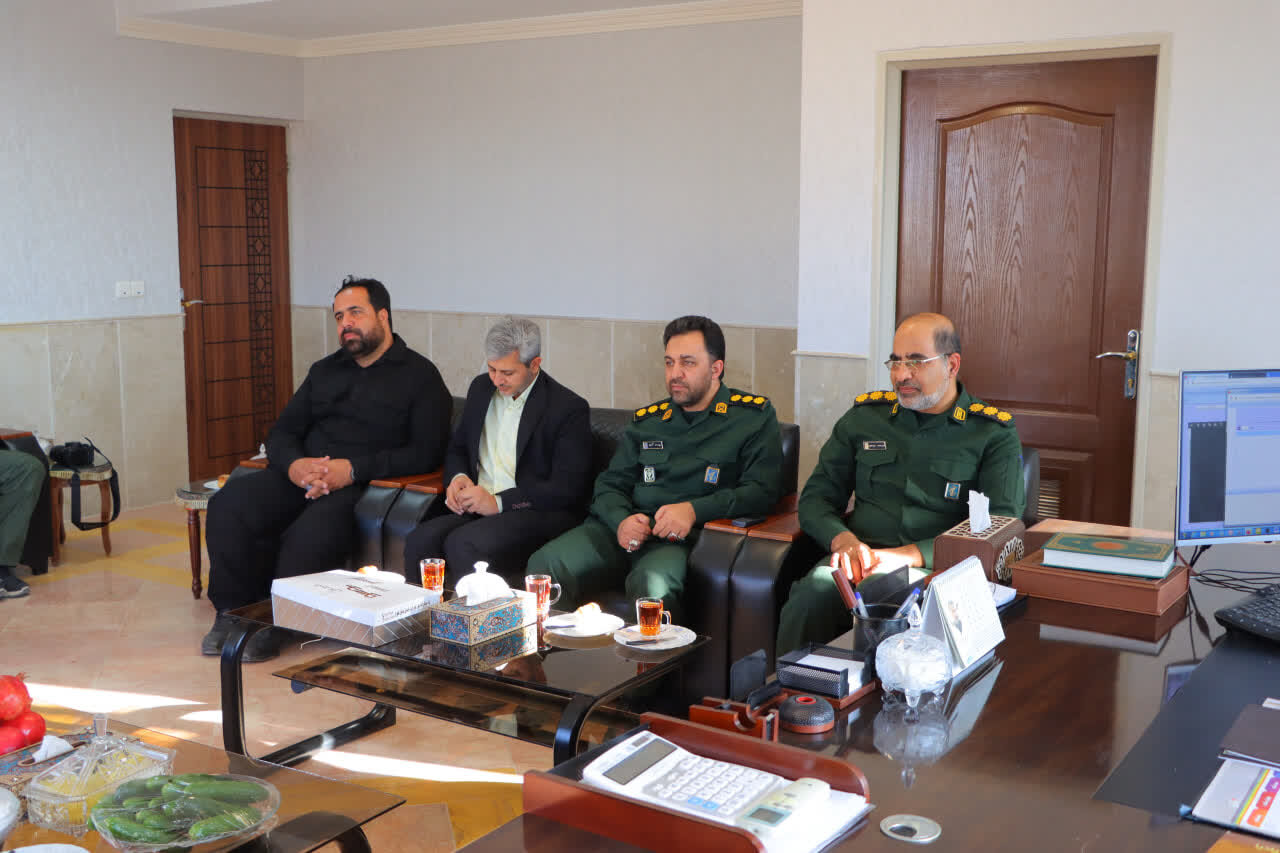 آیین رونمایی از کتاب «همسفر آتش و برف» در کتابخانه مرکزی یزد برگزار میشود