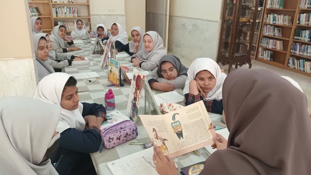 هفته کتاب؛ تجلی همدلی کتابداران استان مرکزی برای ترویج فرهنگ مطالعه