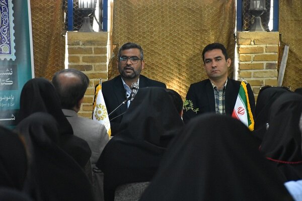 برگزاری ۱۱۰۰ برنامه در کتابخانه های عمومی فارس به مناسبت هفته کتاب/ افزایش ۵۶ درصدی زیرساختهای کتابخانه ای شیراز