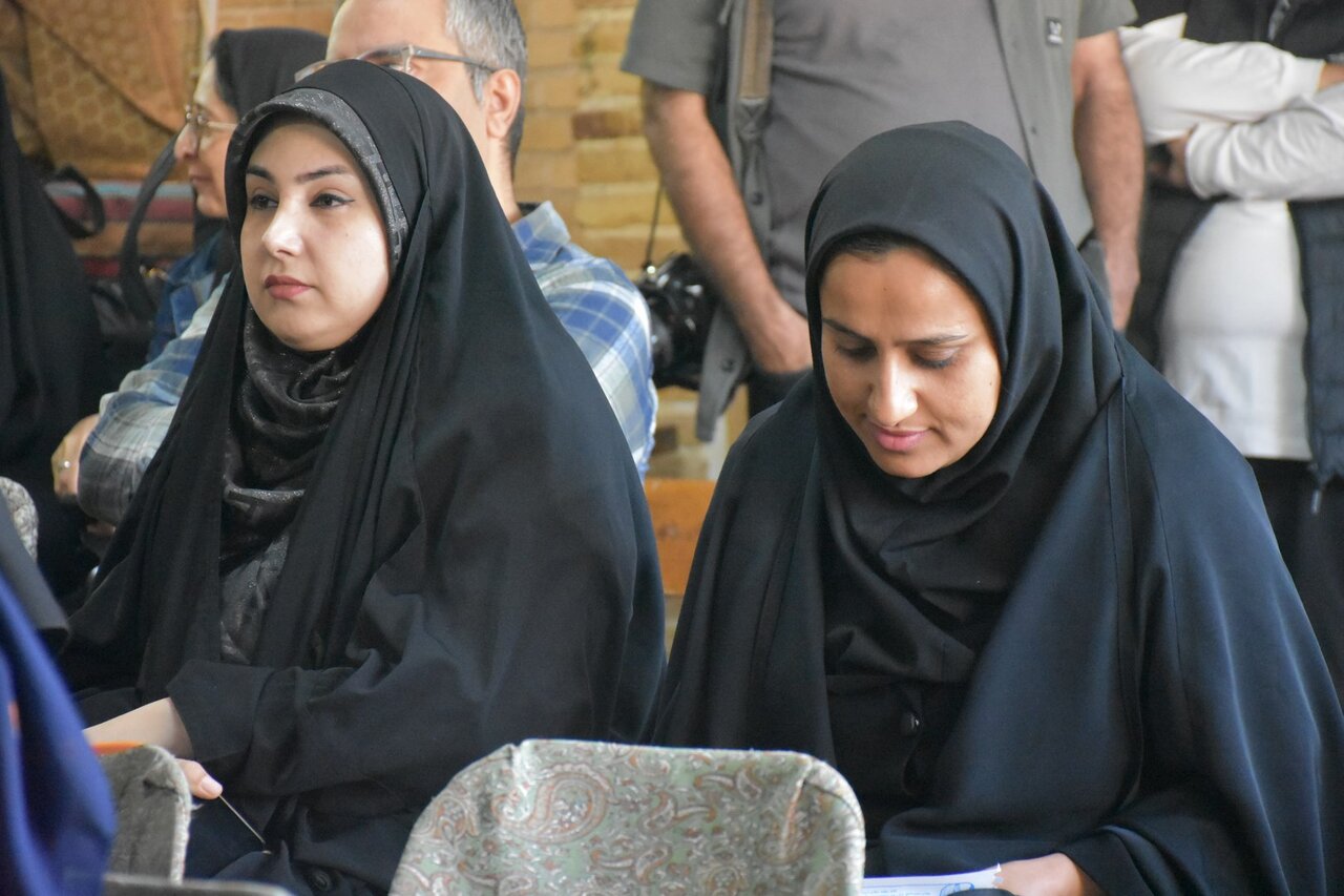 برگزاری ۱۱۰۰ برنامه در کتابخانه های عمومی فارس به مناسبت هفته کتاب/ افزایش ۵۶ درصدی زیرساختهای کتابخانه ای شیراز