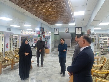 بازدید مدیرکل کانون پرورش فکری کودکان و نوجوانان از کتابخانه ی آیت الله خامنه ای قم