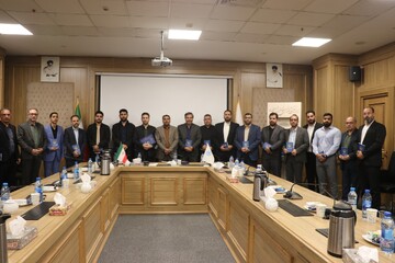 آیین رونمایی از کتاب «الگوی نوین خواهرخواندگی شهرها در بستر ژئوتمدنی اسلام» در خراسان رضوی