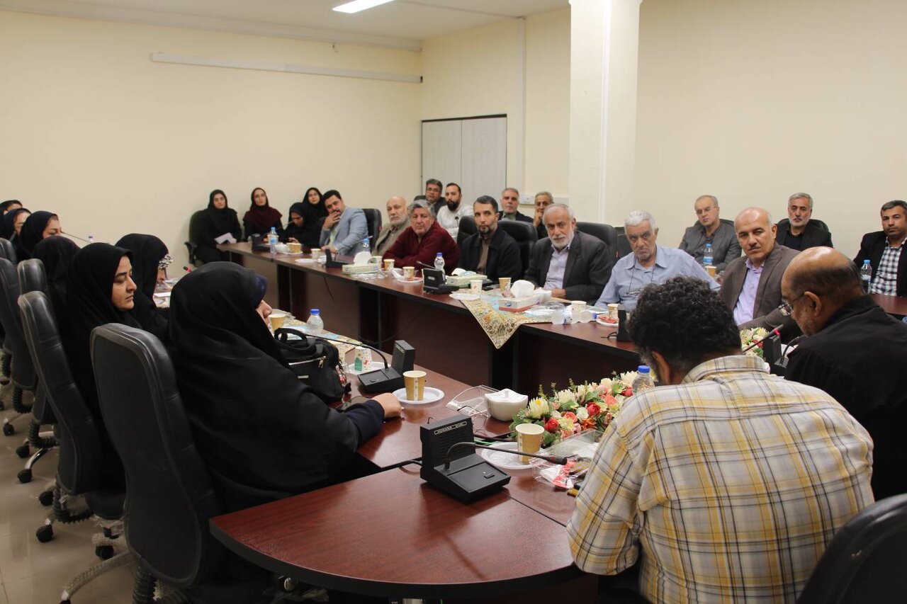 آیین رونمایی از کتاب «ضیافت شعر، شطح و اندیشه» در گرگان برگزار شد