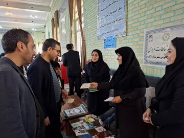 میز ارتباطات مردمی کتابخانه‌های عمومی آذربایجان‌غربی