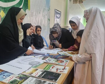 میز ارتباطات مردمی کتابخانه‌های عمومی آذربایجان‌غربی