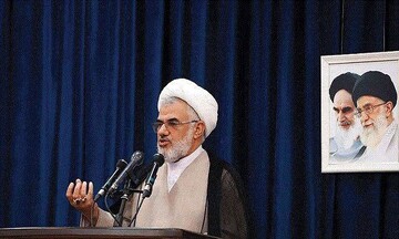 کتاب، غذای روح است و نباید از سبد فرهنگی خانواده‌ها حذف شود