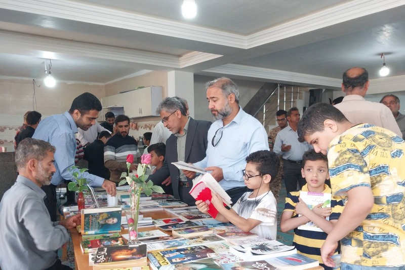 حضور پررنگ کتابداران در نماز جمعههای استان بوشهر؛ از میز خدمت تا غرفههای فرهنگی