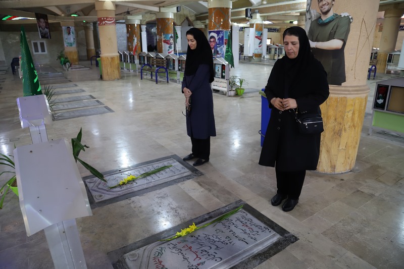 تجدید پیمان کتابداران کتابخانه‌های عمومی استان بوشهر با آرمان‌های امام راحل و شهداء